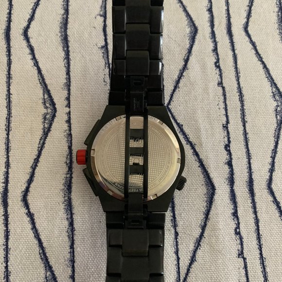 Men's Redline Watch Excellent Condition - Picture 5 of 6